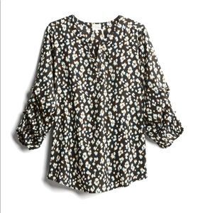 Sassy! Leopard Print Shandlar Split Nack Blouse